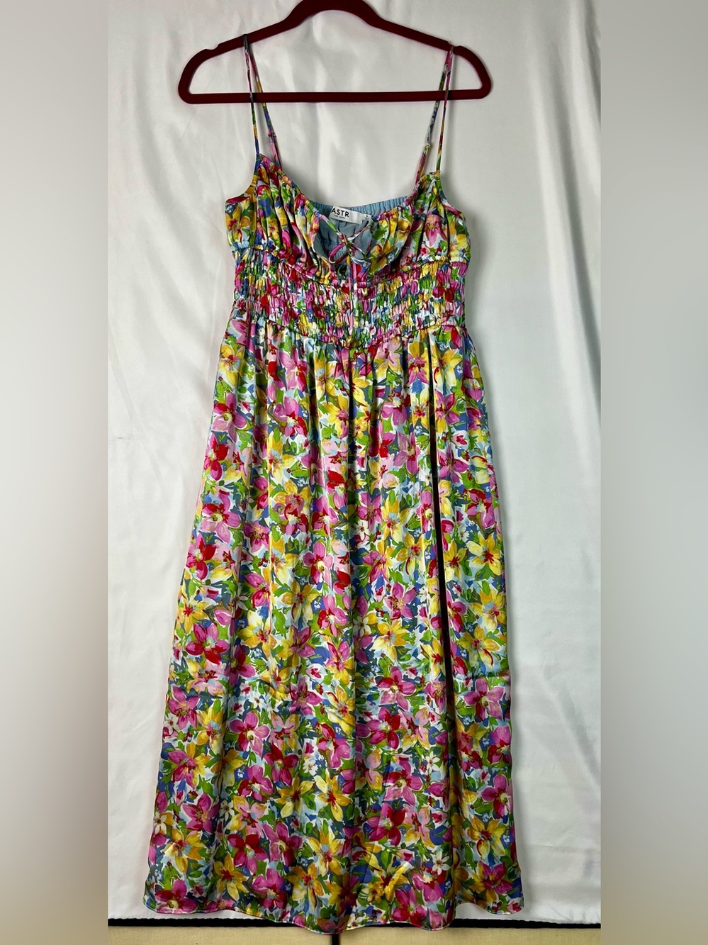 ASTR The Label Floral Silky Colorful Midi Dress in size M